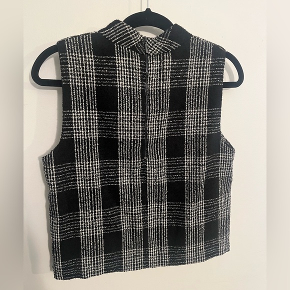 Black and White Matteson Tank Top. Knit and Lined. Size Small - Picture 2 of 5